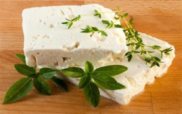 مضرات مصرف دائم پنیر